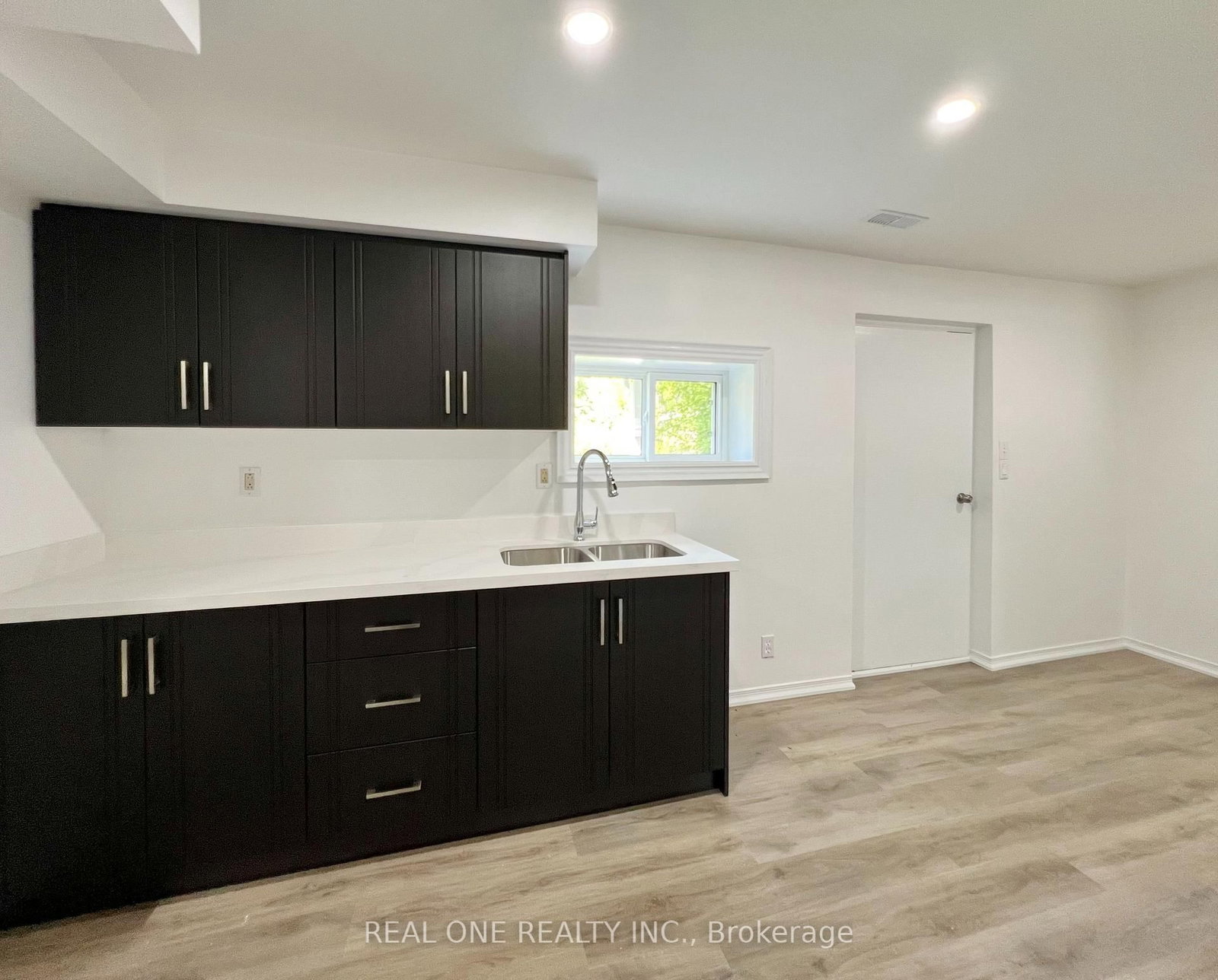 Detached House for sale at 216 Foster Drive, Barrie, Ontario, L4N 3X8 - Painswick North - MLS: S12975230