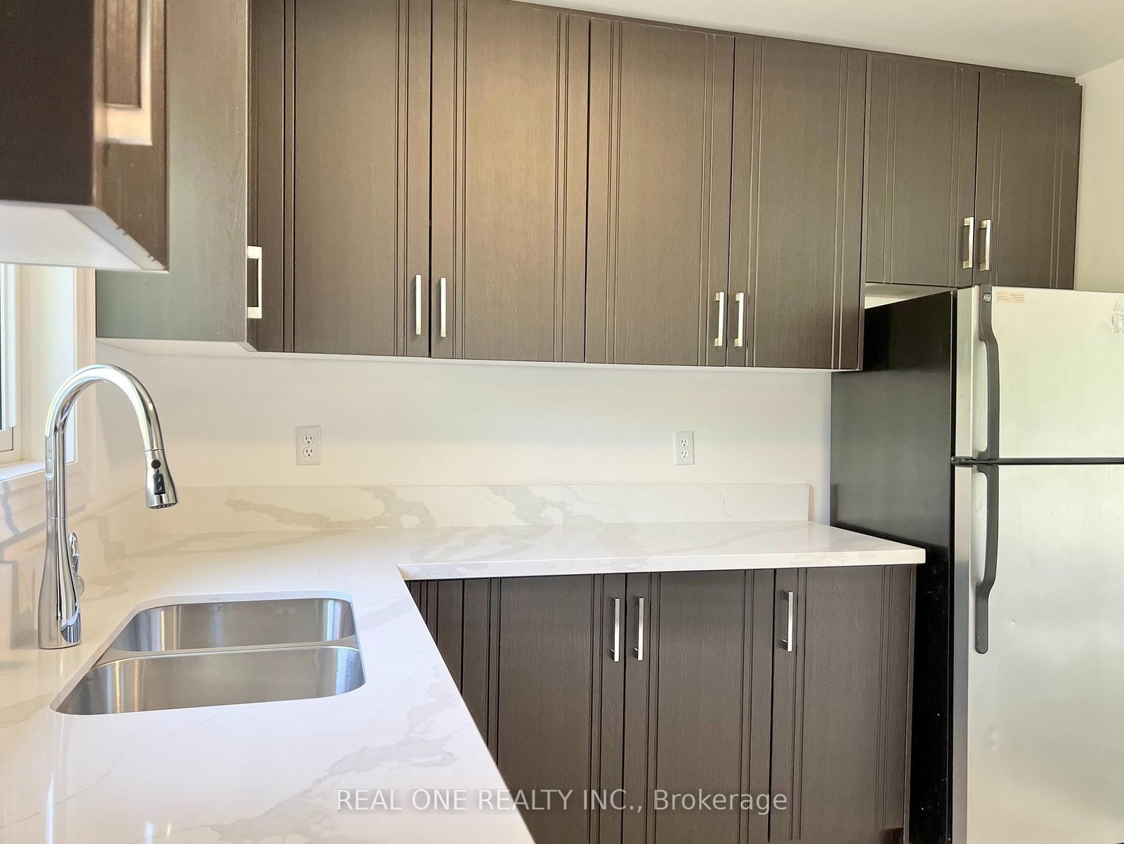 Detached House for sale at 216 Foster Drive, Barrie, Ontario, L4N 3X8 - Painswick North - MLS: S12975230