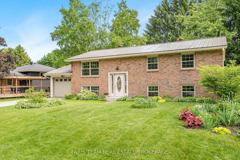 home for sale on 13 Jardine Crescent