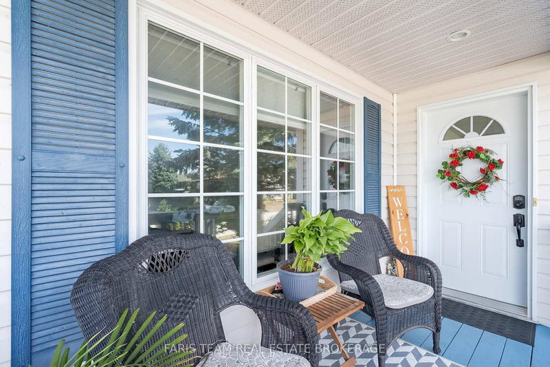 61 Pennsylvania Ave, Wasaga Beach, L9Z 3A8 | Image 3