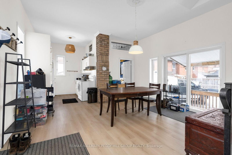 131 Sanford St, Barrie, L4N 3C8 | Image 3