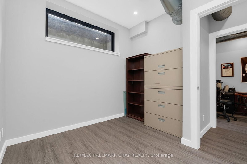 163 Mary St, Orillia, L3V 3E3 | Image 3