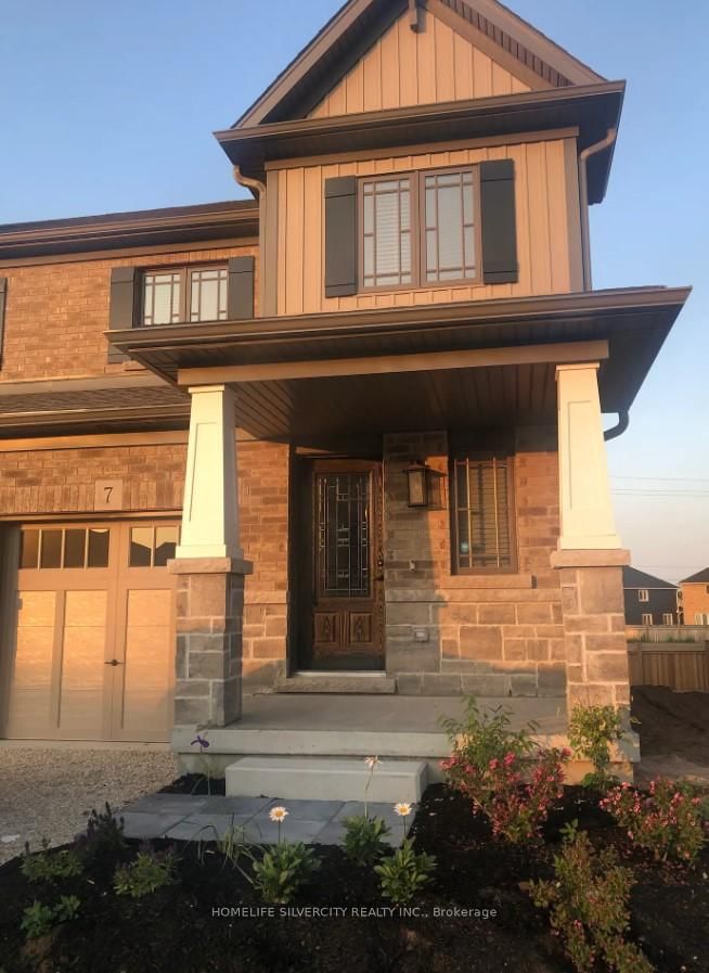 home for lease on 7 Archer Avenue
