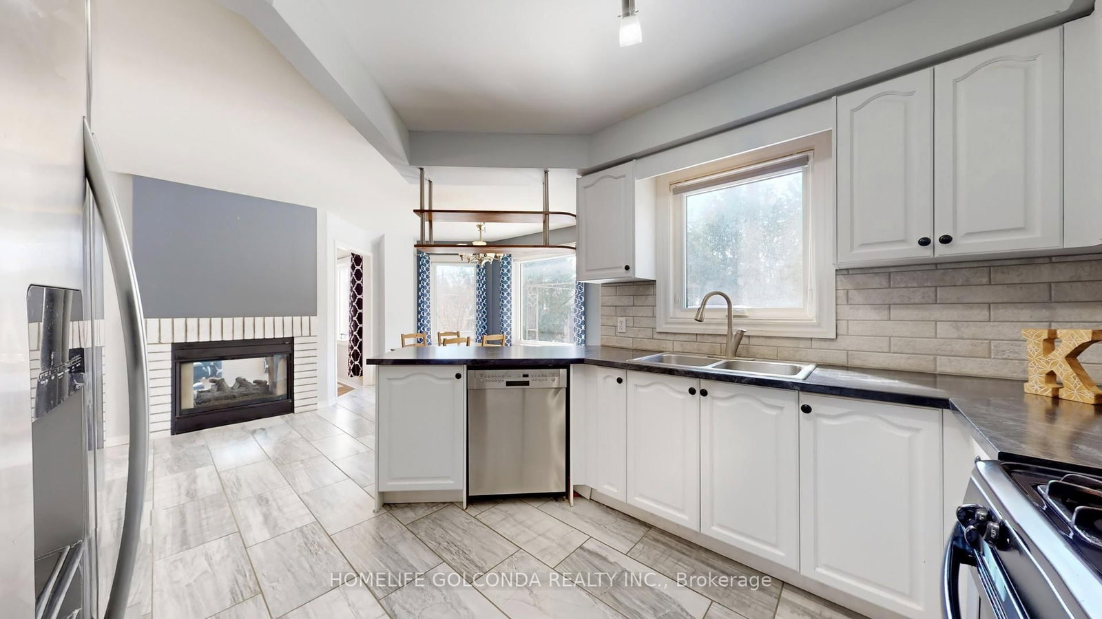 Detached House for sale at 39 Etherington Crescent, Barrie, Ontario, L4N 7T2 - West Bayfield - MLS: S12977424