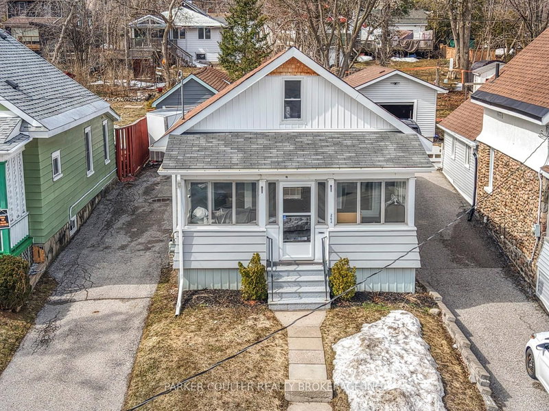home for sale on 262 Nottawasaga Street