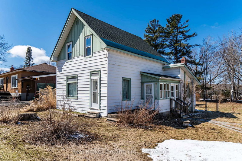 home for sale on 135 Poyntz Street