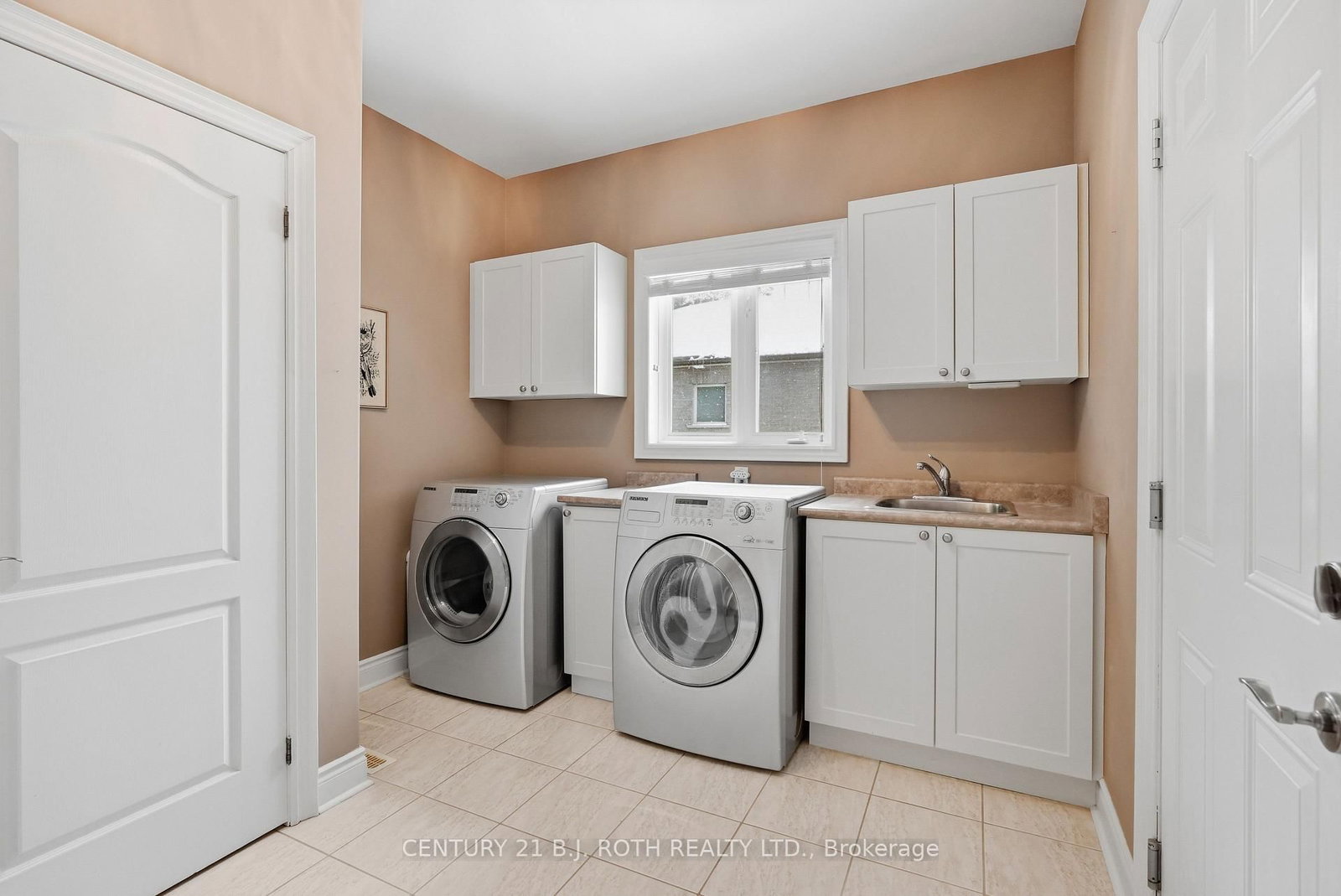 Detached House for sale at 6 Lloyd Cook Drive, Springwater, Ontario, L4M 4S4 - Snow Valley - MLS: S12979256