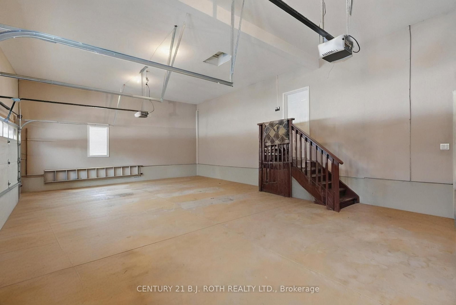 Detached House for sale at 6 Lloyd Cook Drive, Springwater, Ontario, L4M 4S4 - Snow Valley - MLS: S12979256