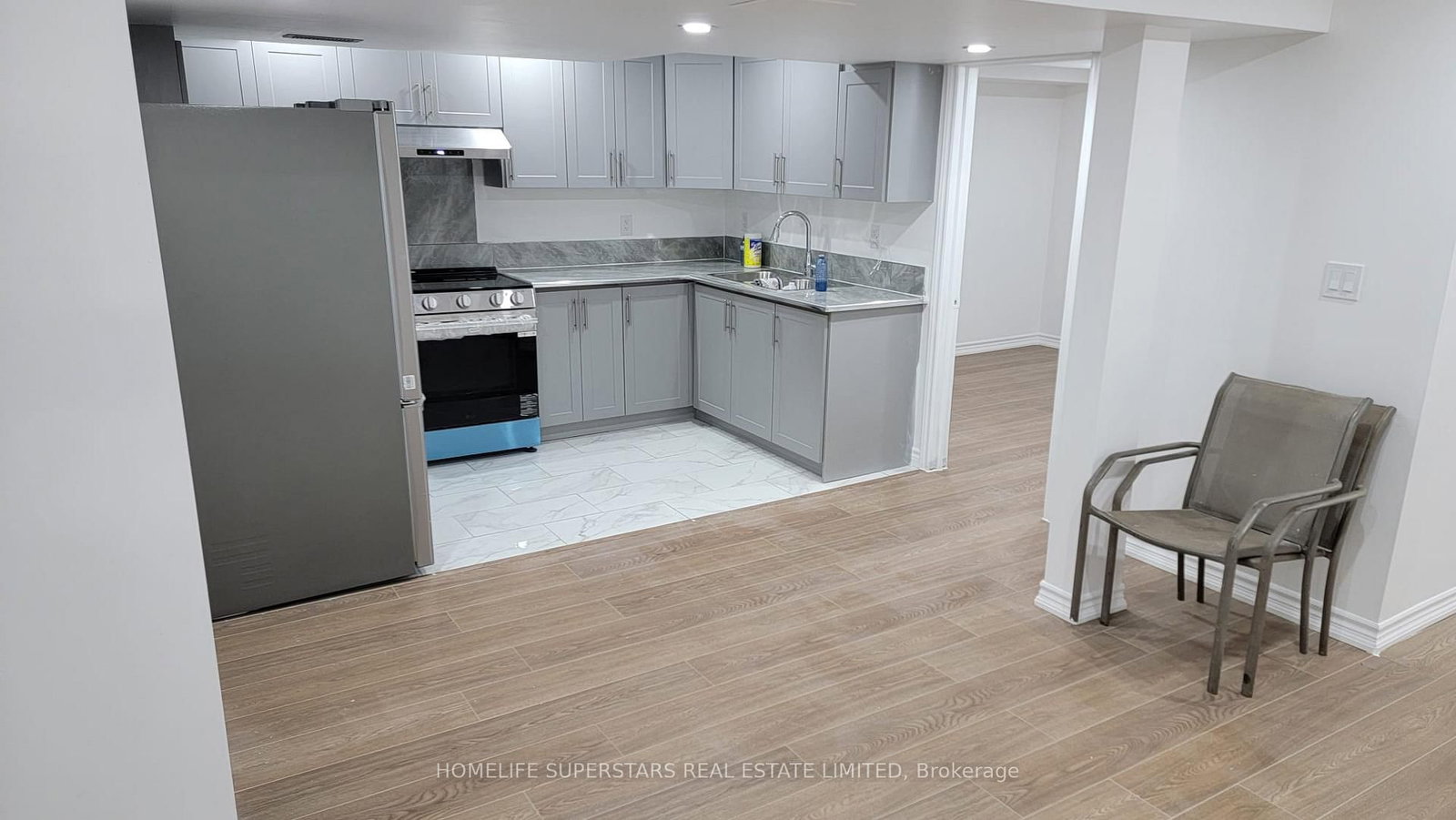 48 Phoenix Boulevard - Photo 2