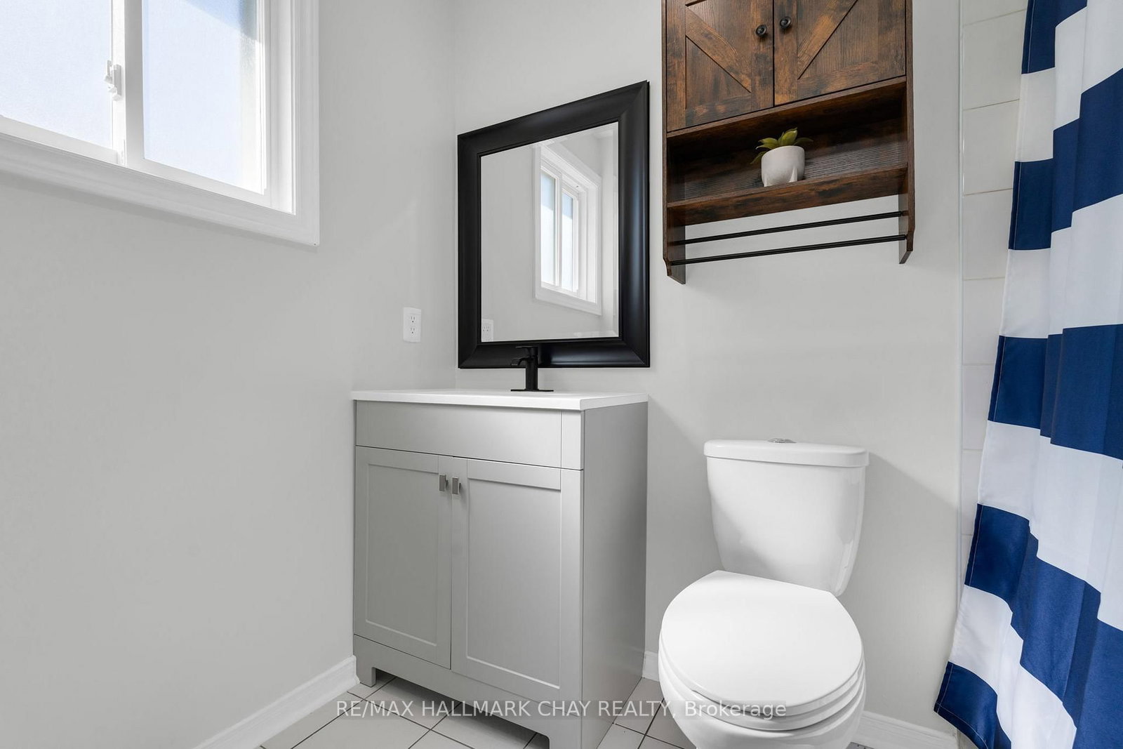 Detached House for sale at 17 Cuthbert Street, Barrie, Ontario, L4N 6X7 - Ardagh - MLS: S12980218