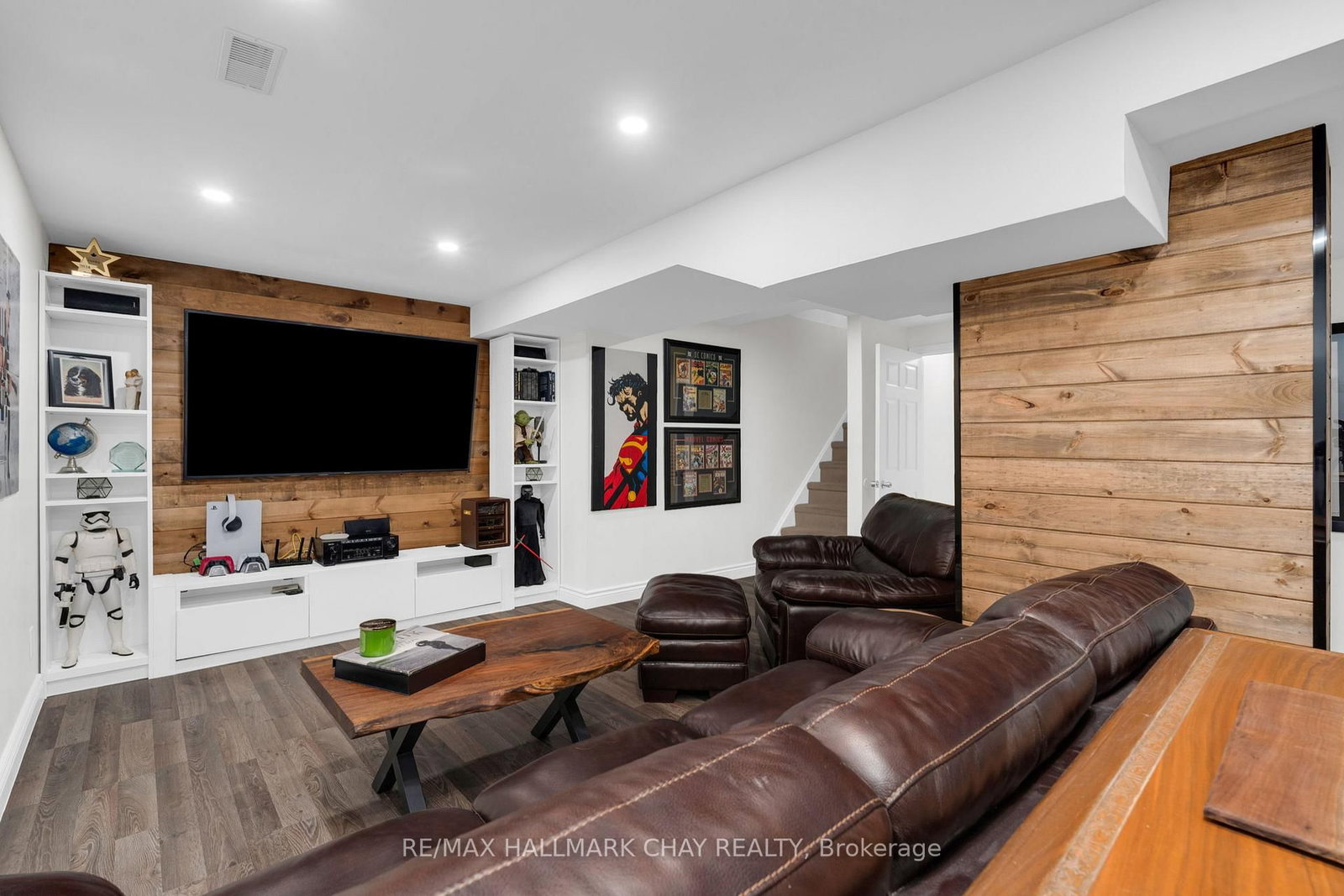 Detached House for sale at 17 Cuthbert Street, Barrie, Ontario, L4N 6X7 - Ardagh - MLS: S12980218