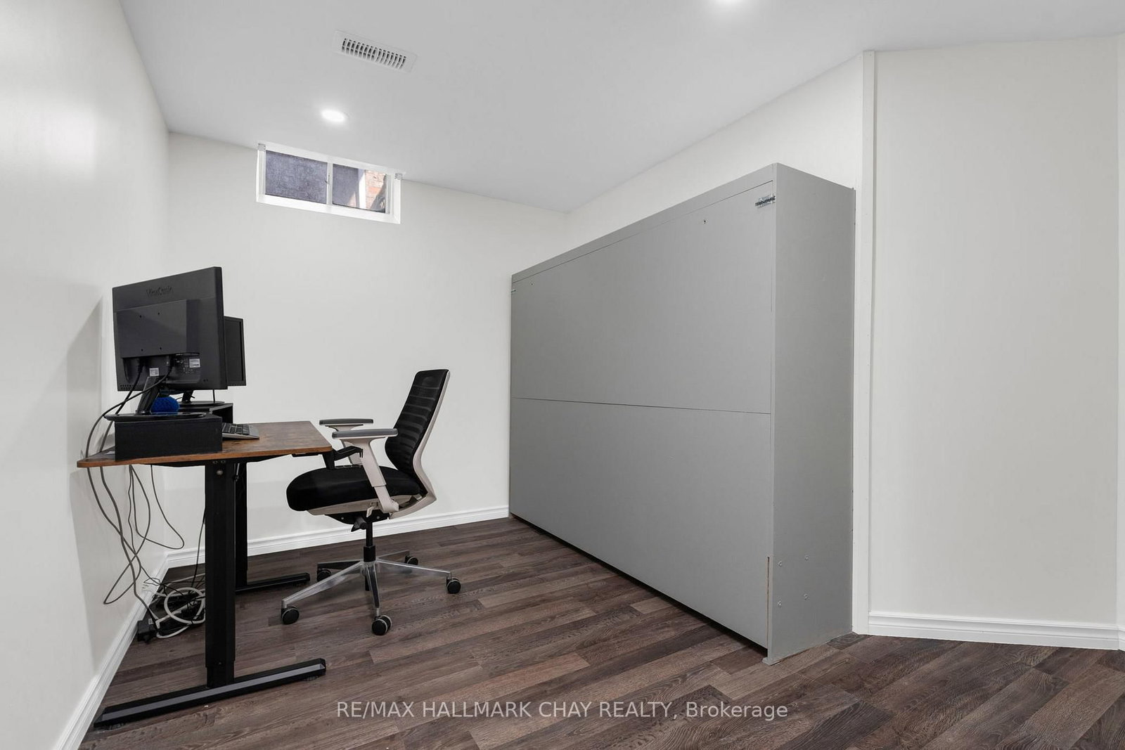 Detached House for sale at 17 Cuthbert Street, Barrie, Ontario, L4N 6X7 - Ardagh - MLS: S12980218