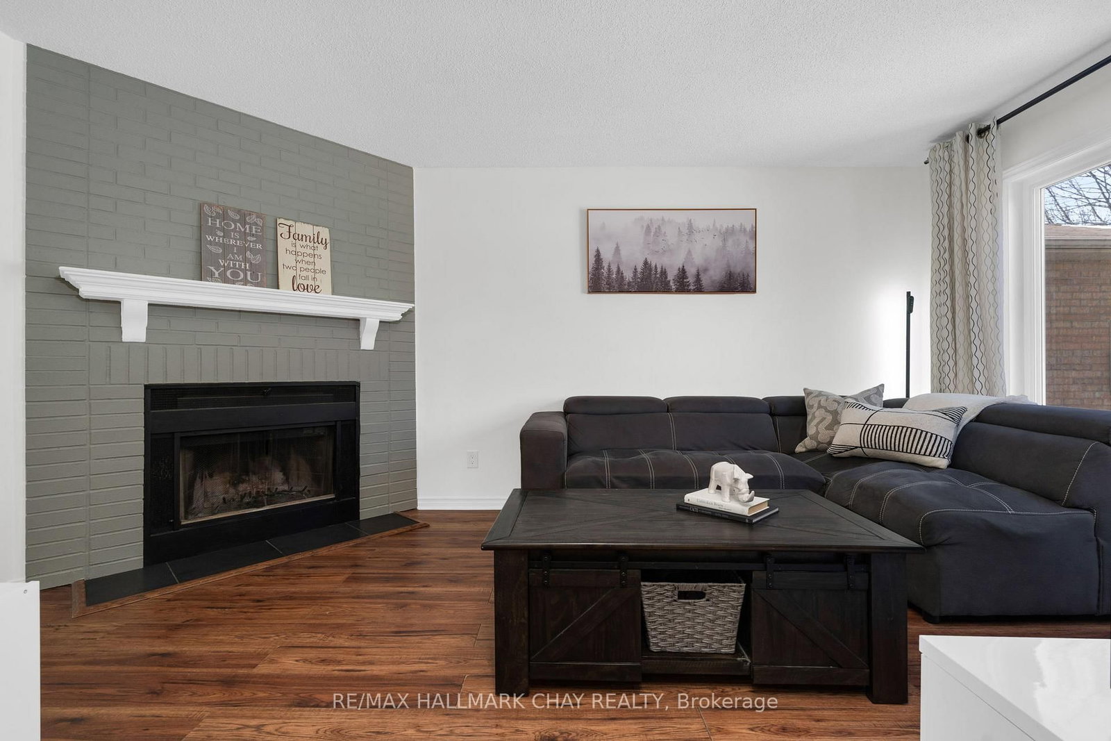 Detached House for sale at 17 Cuthbert Street, Barrie, Ontario, L4N 6X7 - Ardagh - MLS: S12980218