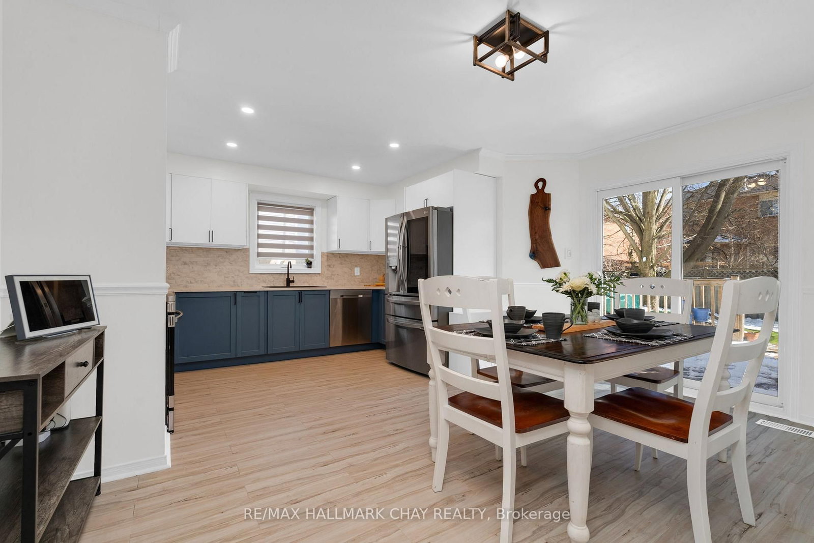 Detached House for sale at 17 Cuthbert Street, Barrie, Ontario, L4N 6X7 - Ardagh - MLS: S12980218