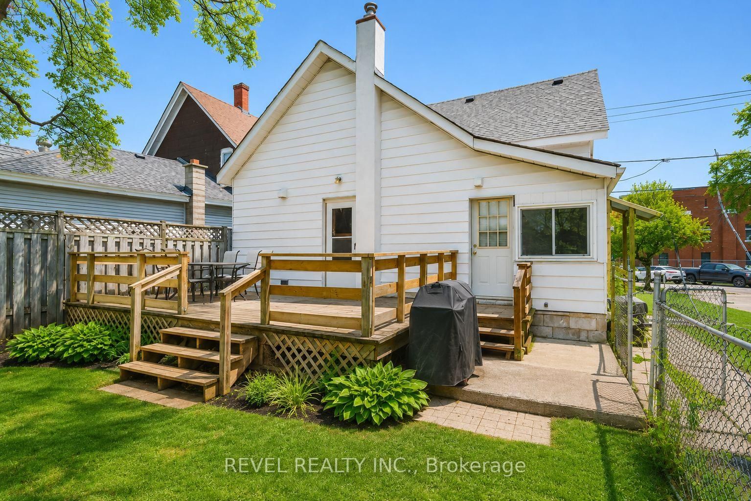 44 Parkside Drive • Barrie, ON photo 22