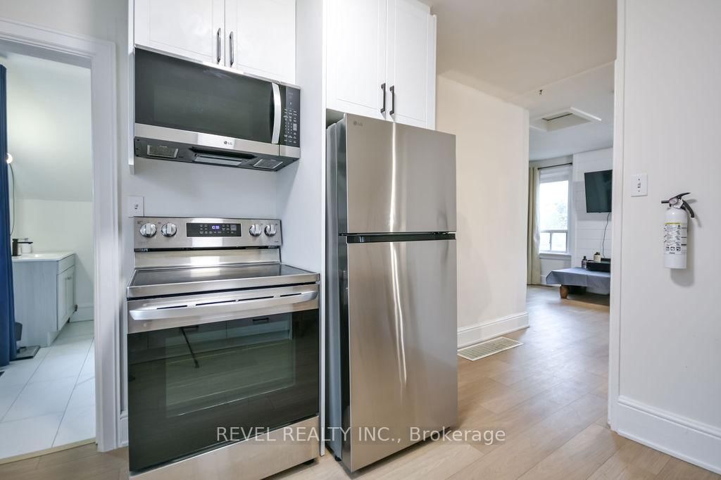 44 Parkside Drive • Barrie, ON photo 30