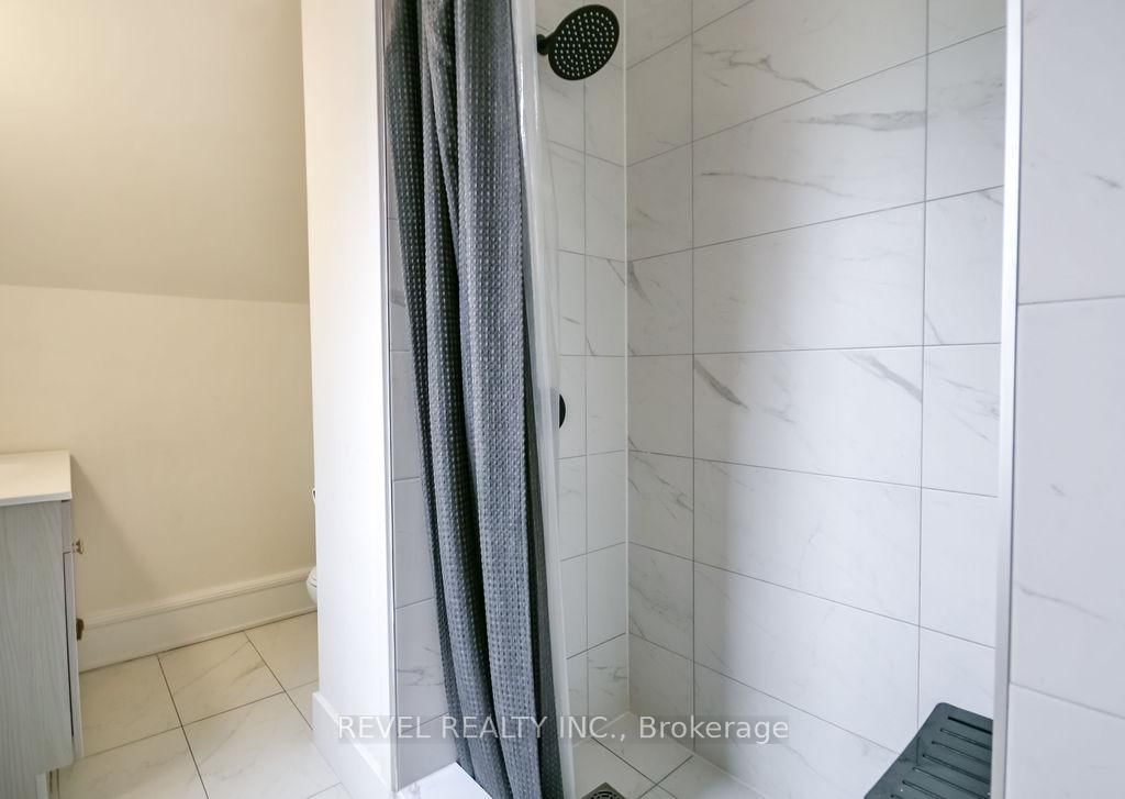 44 Parkside Drive • Barrie, ON photo 31