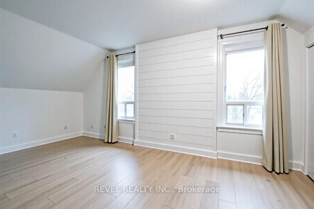 44 Parkside Drive • Barrie, ON photo 33