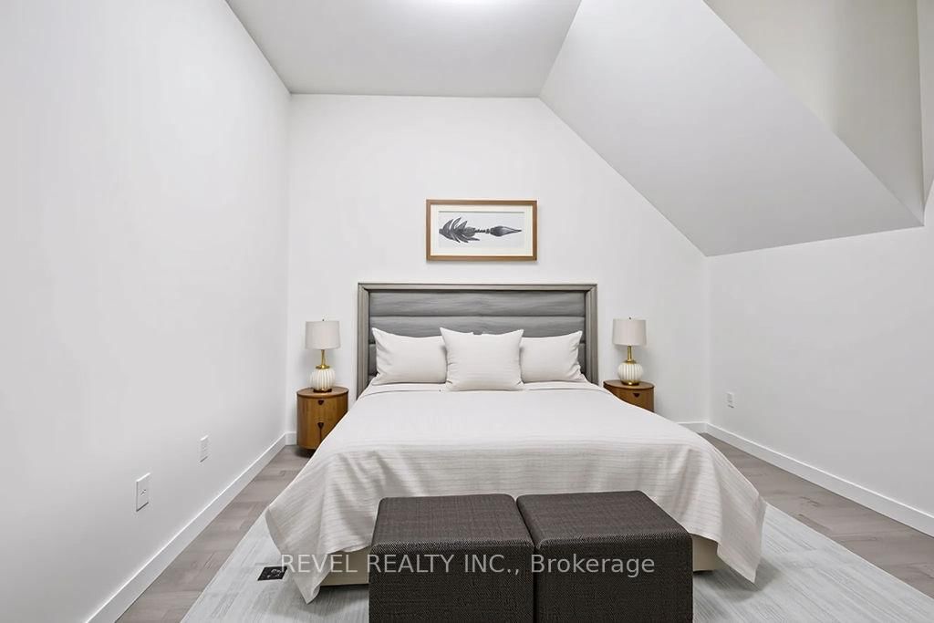 44 Parkside Drive • Barrie, ON photo 35
