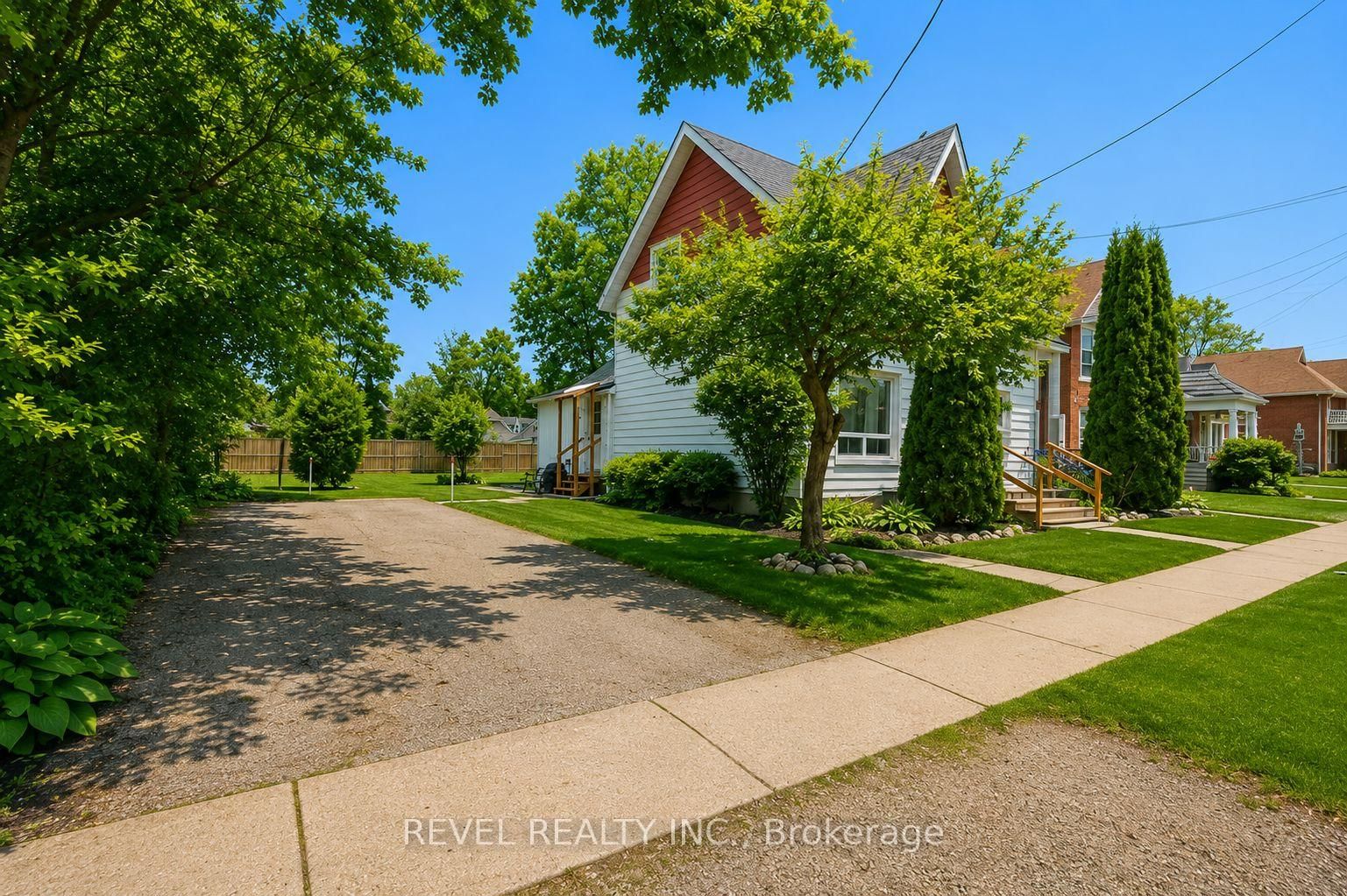 44 Parkside Drive • Barrie, ON photo 36