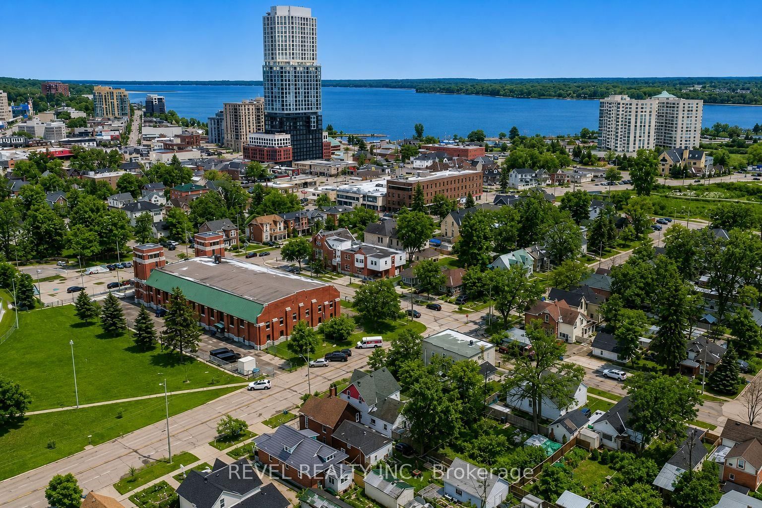 44 Parkside Drive • Barrie, ON photo 39
