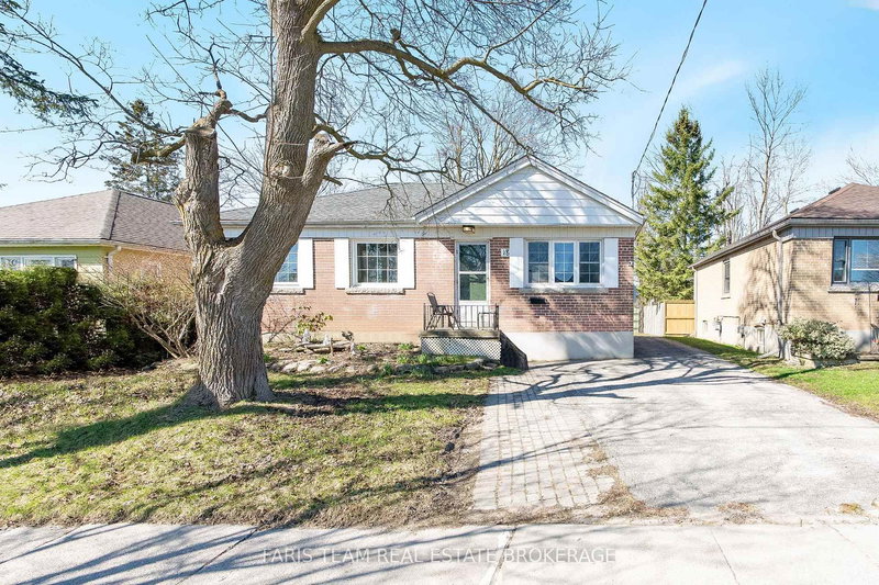 18 Newton St, Barrie, L4M 3N3 | Image 2