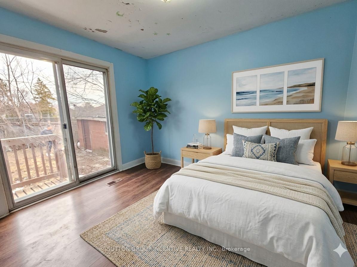 Detached House for sale at 15 Newton Street, Barrie, Ontario, L4M 3N2 - Wellington - MLS: S12981478