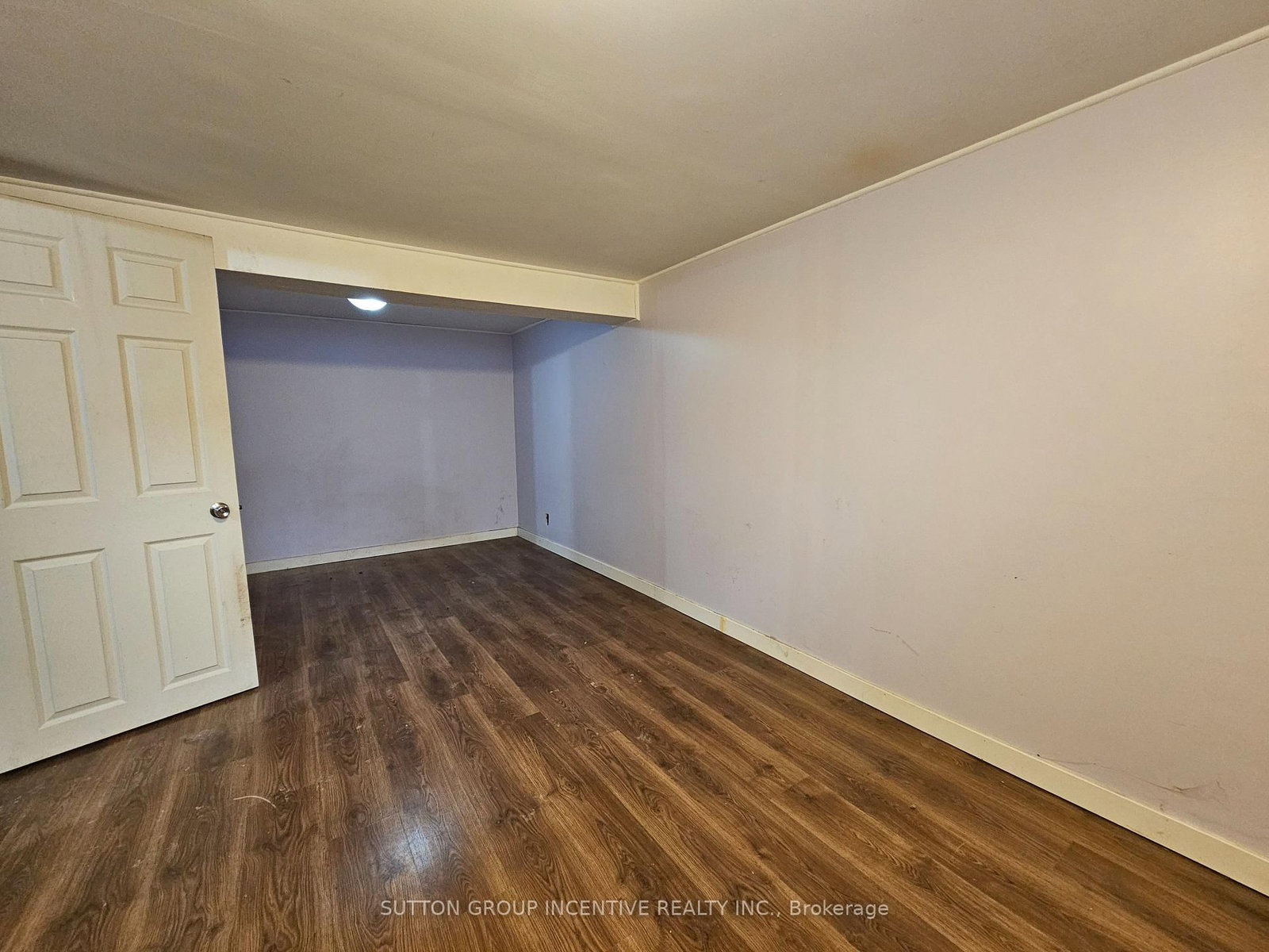 Detached House for sale at 15 Newton Street, Barrie, Ontario, L4M 3N2 - Wellington - MLS: S12981478