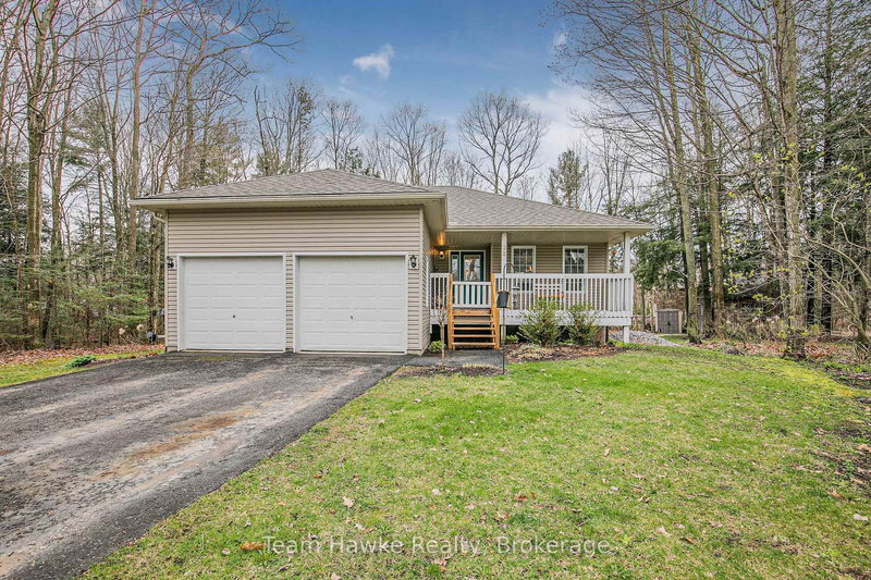 22 LAURIER Blvd, Tiny, L9M 0J2 | Image 2