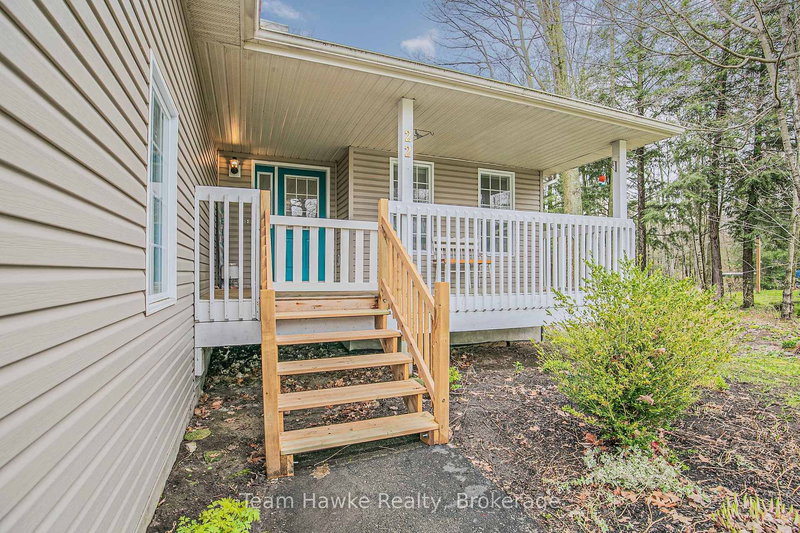 22 LAURIER Blvd, Tiny, L9M 0J2 | Image 3