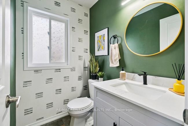 Detached House for sale at 50 Olympic Gate, Barrie, Ontario, L9J 0H9 - Rural Barrie Southwest - MLS: S12981780