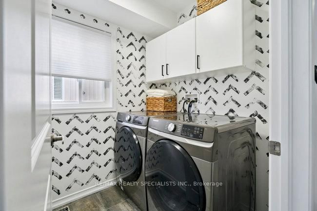 Detached House for sale at 50 Olympic Gate, Barrie, Ontario, L9J 0H9 - Rural Barrie Southwest - MLS: S12981780