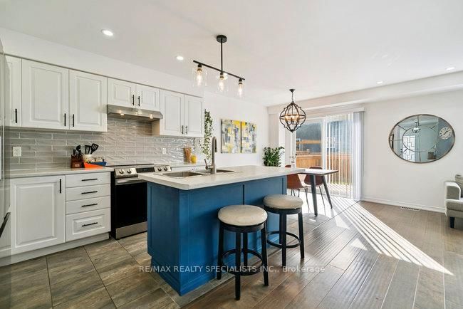 Detached House for sale at 50 Olympic Gate, Barrie, Ontario, L9J 0H9 - Rural Barrie Southwest - MLS: S12981780