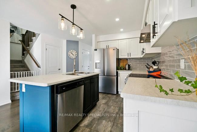 Detached House for sale at 50 Olympic Gate, Barrie, Ontario, L9J 0H9 - Rural Barrie Southwest - MLS: S12981780