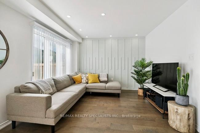 Detached House for sale at 50 Olympic Gate, Barrie, Ontario, L9J 0H9 - Rural Barrie Southwest - MLS: S12981780