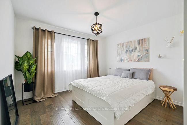 Detached House for sale at 50 Olympic Gate, Barrie, Ontario, L9J 0H9 - Rural Barrie Southwest - MLS: S12981780