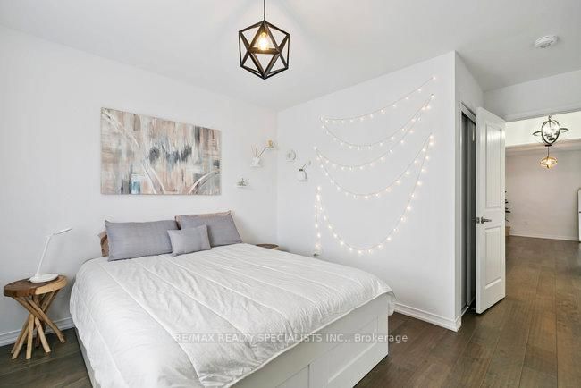 Detached House for sale at 50 Olympic Gate, Barrie, Ontario, L9J 0H9 - Rural Barrie Southwest - MLS: S12981780