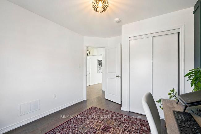 Detached House for sale at 50 Olympic Gate, Barrie, Ontario, L9J 0H9 - Rural Barrie Southwest - MLS: S12981780