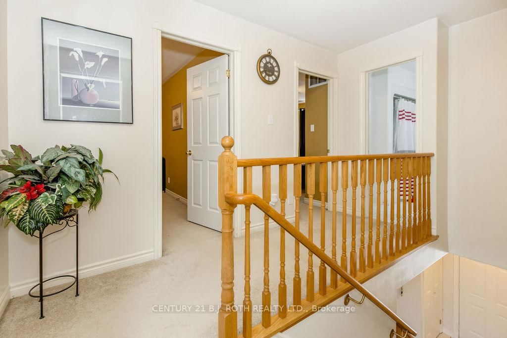 Detached House for sale at 212 Pringle Drive, Barrie, Ontario, L4N 0P5 - Edgehill Drive - MLS: S12982148