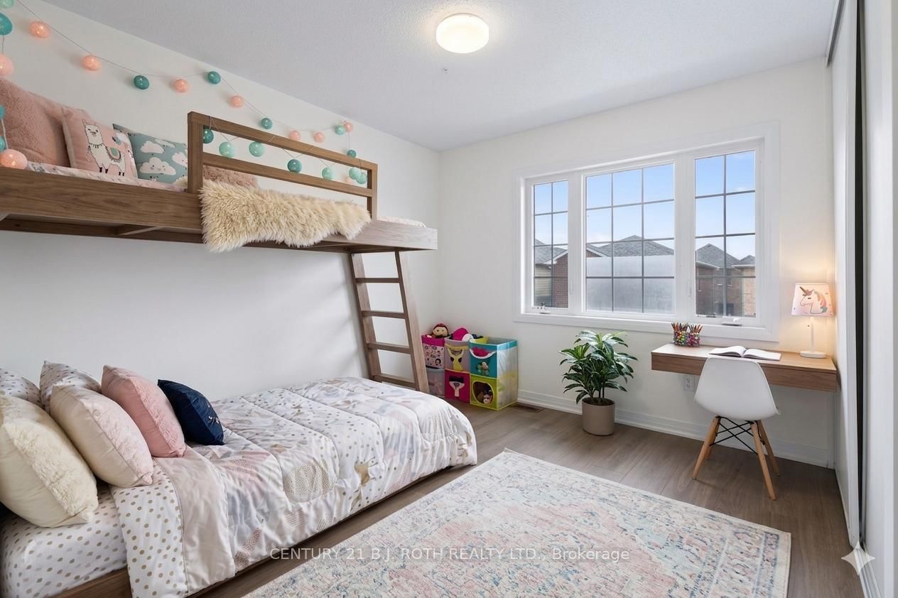 Detached House for sale at 17 BEDFORD ESTATES Crescent, Barrie, Ontario, L4N 9K5 - Bayshore - MLS: S12983270