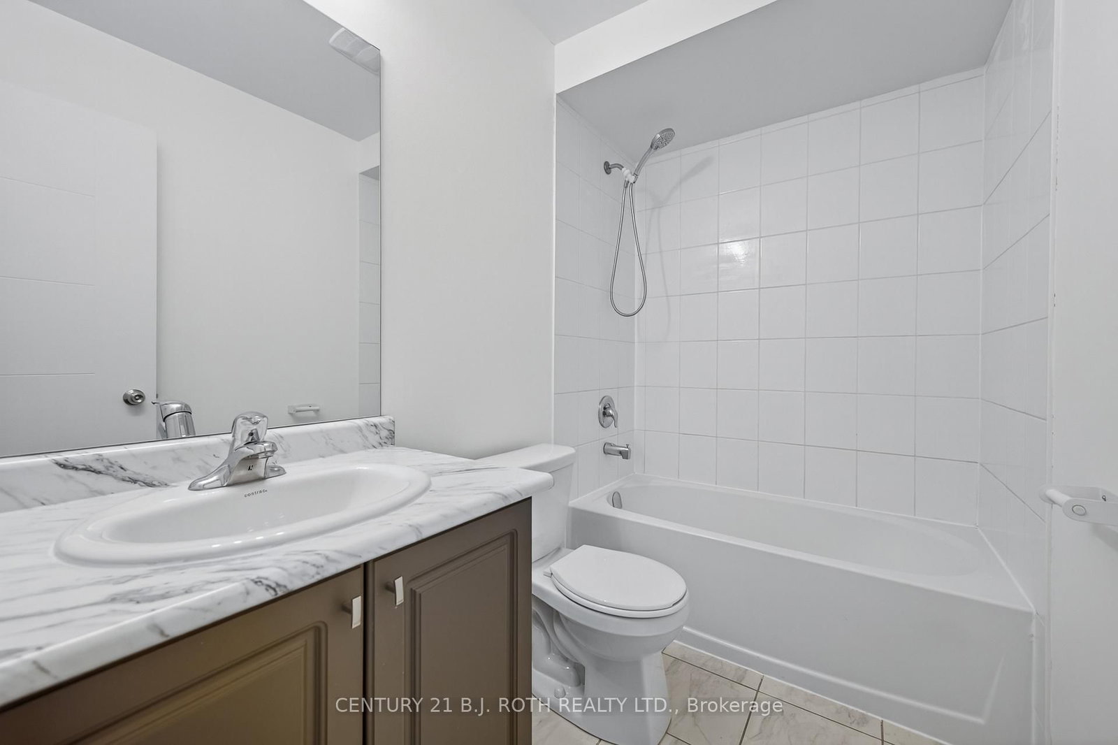 Detached House for sale at 17 BEDFORD ESTATES Crescent, Barrie, Ontario, L4N 9K5 - Bayshore - MLS: S12983270