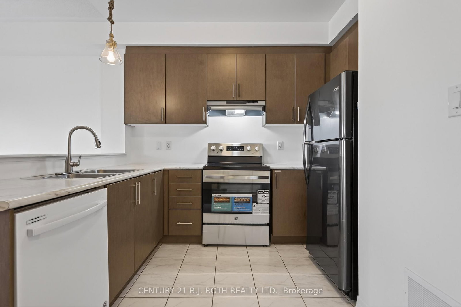 Detached House for sale at 17 BEDFORD ESTATES Crescent, Barrie, Ontario, L4N 9K5 - Bayshore - MLS: S12983270