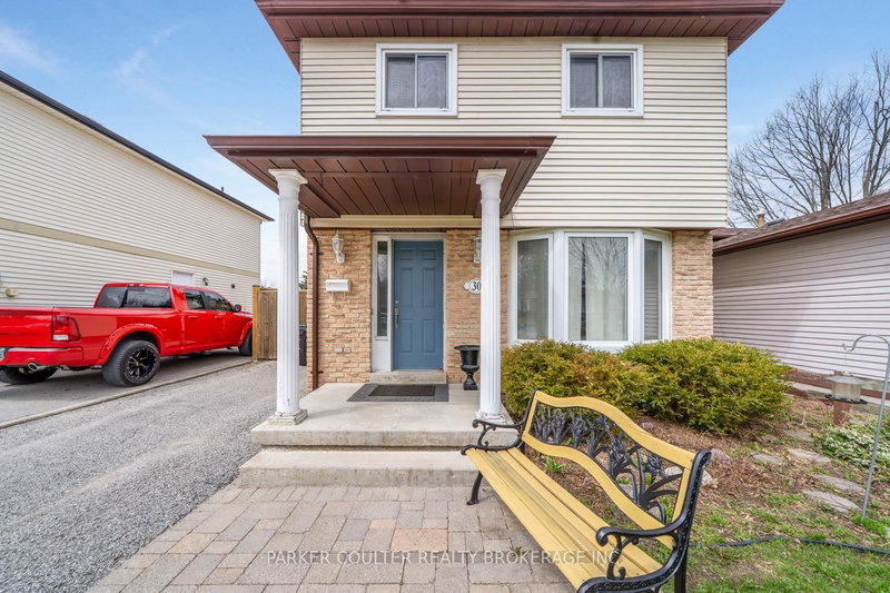 30 Janice Dr, Barrie, L4N 5N4 | Image 2