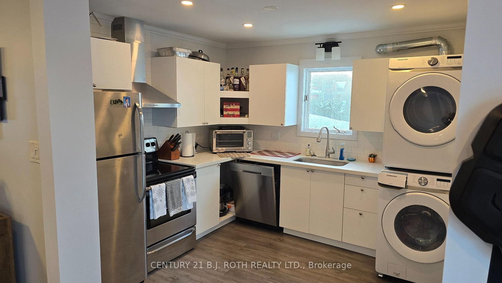 Listing Image 7