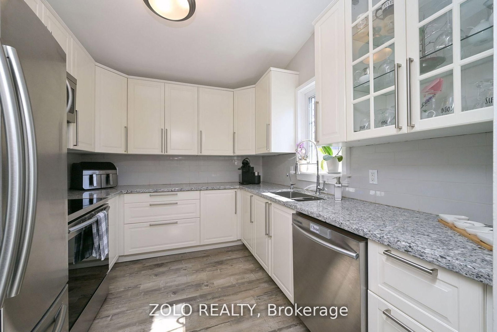 Listing Image 7