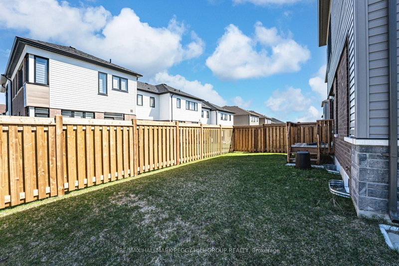 52 Durham Ave, Barrie, L9J 0W7 | Image 3