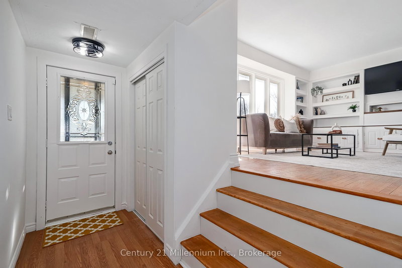 22 Dickson Rd, Collingwood, L9Y 2X3 | Image 2