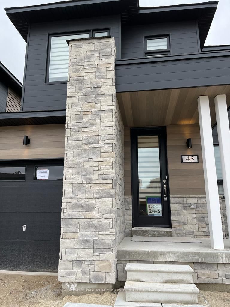 home for lease on 45 Eberhardt Drive E