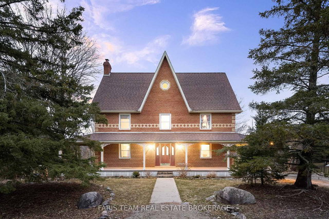 301 Concession 4 Road E