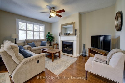 69 White Sands Way • Wasaga Beach, ON photo 6